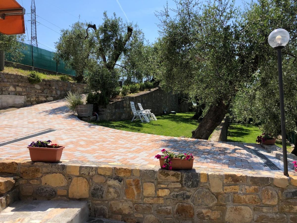 Casa Vacanze Uliveto Bordighera Buitenkant foto